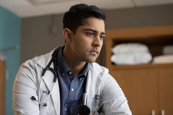 Doktoři - První den - Z filmu - Manish Dayal