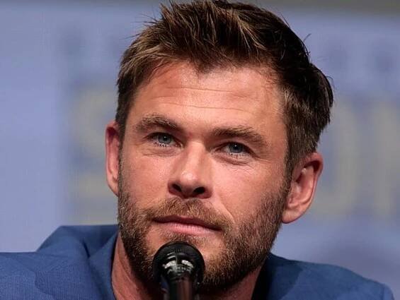Chris Hemsworth má tělo jako ze soustruhu
