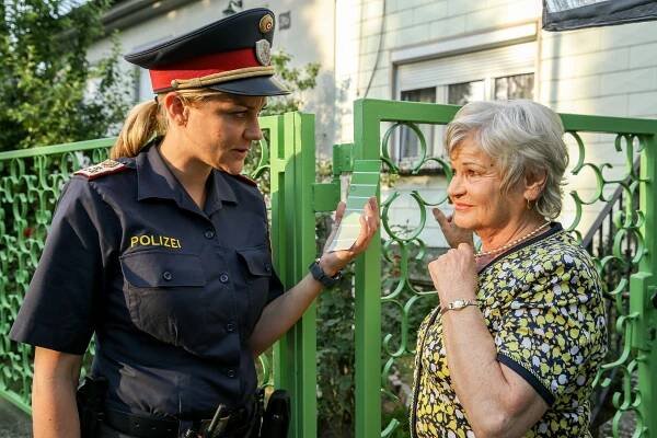 CopStories - Arsch bleibt Arsch - Z filmu - Kristina Bangert, Silvana Sansoni