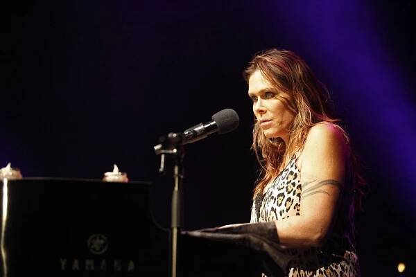 Beth Hart po roce opět zazářila v Praze | Rádio BEAT: První bigbít u nás