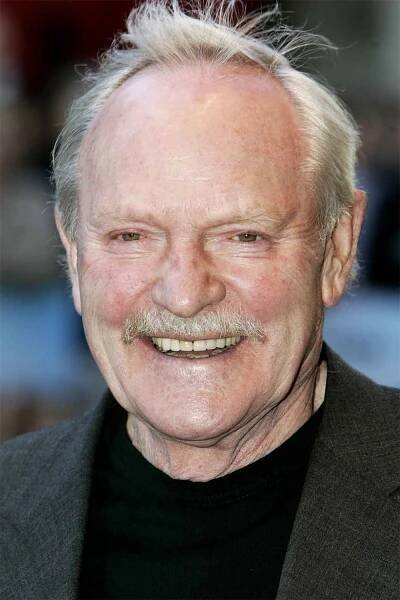 Julian Glover herec