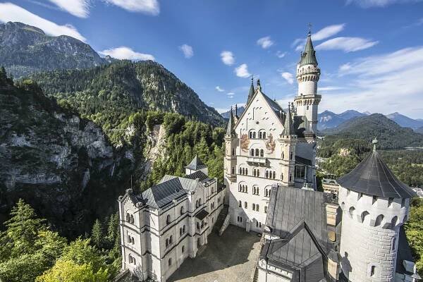 Neuschwanstein-Konzerte: Klassikgenuss in exklusivem Ambiente. Vom 21. bis 25. August 2024 wird der obere...