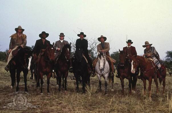 Michael Biehn, Ron Perlman, Dale Midkiff, Eric Close, Andrew Kavovit, Anthony Starke, and Rick Worthy in Sedm statecných (1998)