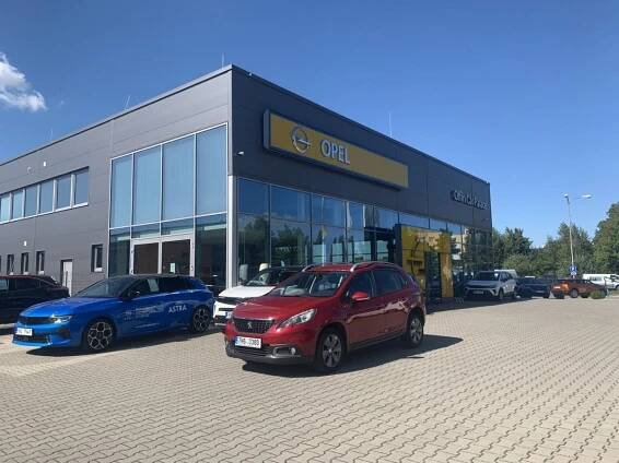 Peugeot 2008 (2017) ACTIVE 1.2i 81kW Automat Čr - detail fotky 1