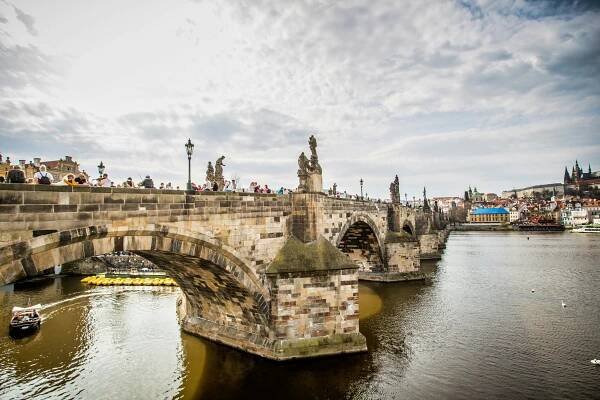 Karlův most slaví 668 let – příběh nejslavnější pražské stavby - Praha 11