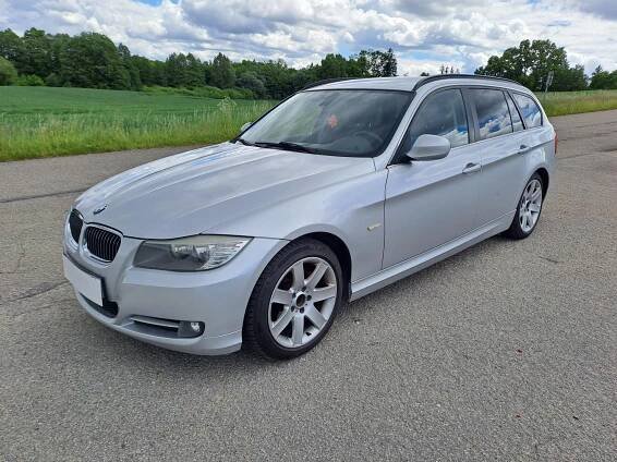 BMW Řada 3 318 2.0 D SERVISKA