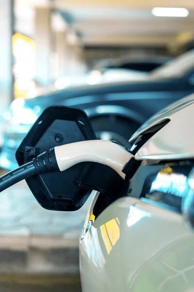 Dobíjení elektromobilů - energie-solar.cz