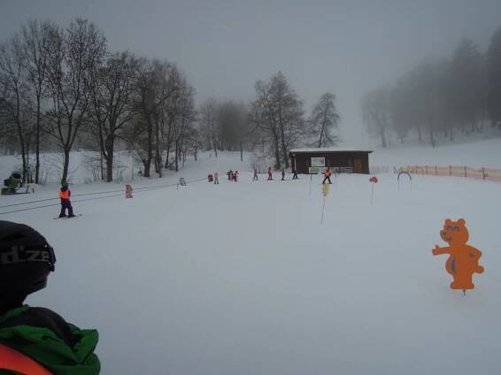 Lyžování na Kozákově – Masarykova škola Tatobity