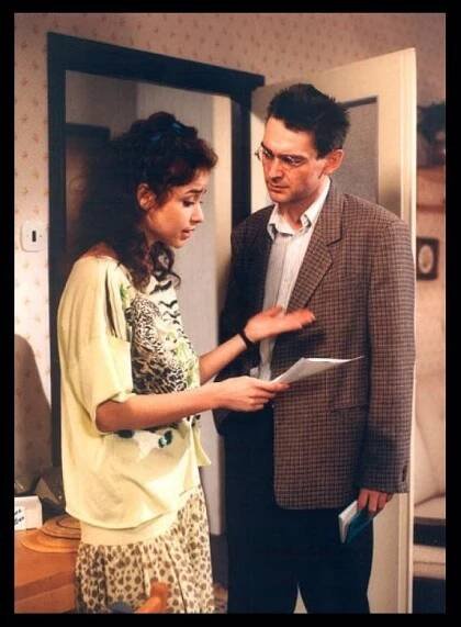 FOTO: Miroslava Pleštilová A Vladimír Dlouhý v seriálu Hříchy pro pátera Knoxe (1990). – stránka 1