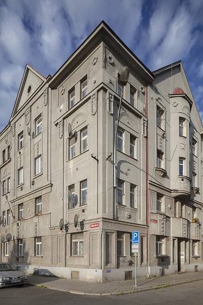 Soubor nájemních domů Lidového stavebního a bytového družstva v Plzni | Objekty | Plzeňský architektonický manuál