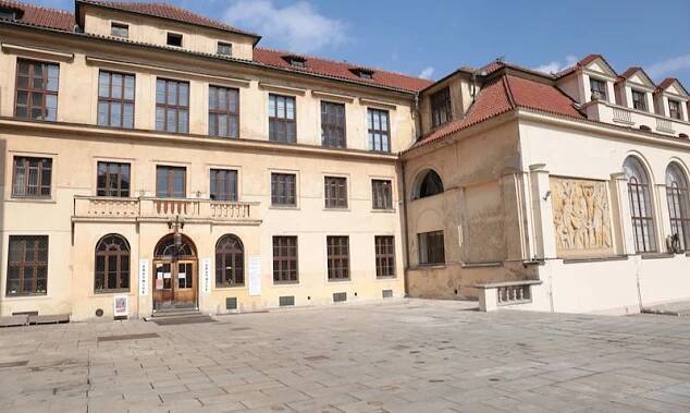 Tyršův dům. Českoslovenští vlastenci pozvedli někdejší reprezentativní sídlo Michnů z Vacínova doslova z ruin. 