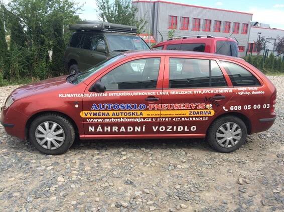 nahradni vozidlo autosklo maja