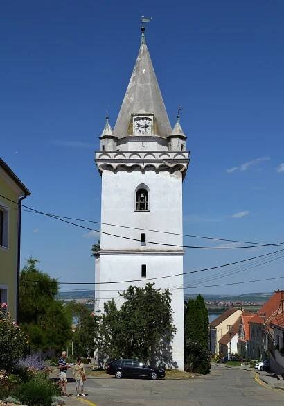 Soubor:Pavlov (okres Břeclav) - kostel svaté Barbory, věž obr01.jpg – Wikipedie