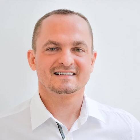 Kulový blesk: Jediný lék na POLITIKU je její AKTIVNÍ KONTROLA