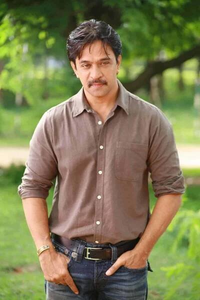 Arjun Sarja : Net Worth, Height, Weight, Age, Affairs, Wiki, Facts and Figures 1