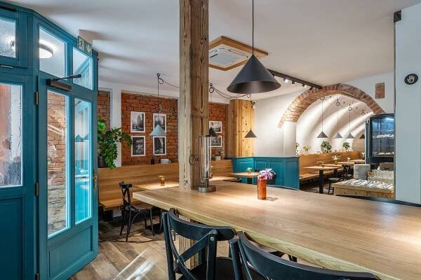 Vybavení bistra Nro 66 v Olomouci | Sargánek Interiors
