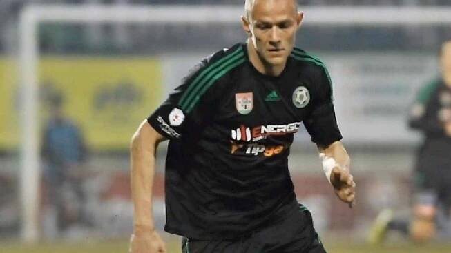 Fotbalista Roman Bednář: Nabídky jsou, ale fotbal chci dělat už jen od čáry