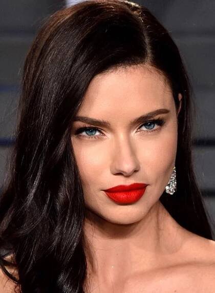 Who made Adriana Lima's red lipstick? - Celeb Lipstick