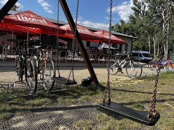 Pohoda u mohelnického Bagru. Krásné prostředí láká výletníky i kempaře