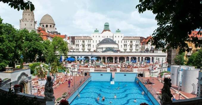 Budapešť: Celodenní vstupenka do lázní Gellért