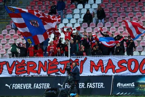 Revoluce uprostřed podzimu. Jiránek šéfuje, Zbrojovka mění realizák. Co posily?