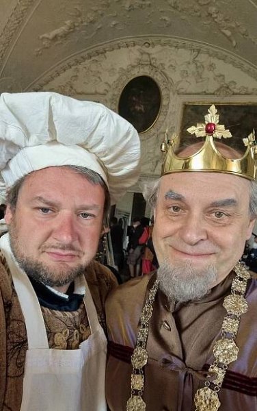 Herec Milan Enčev ze Slunečné tají recept na svíčkovou před režisérem. Nám ho ale prozradil!