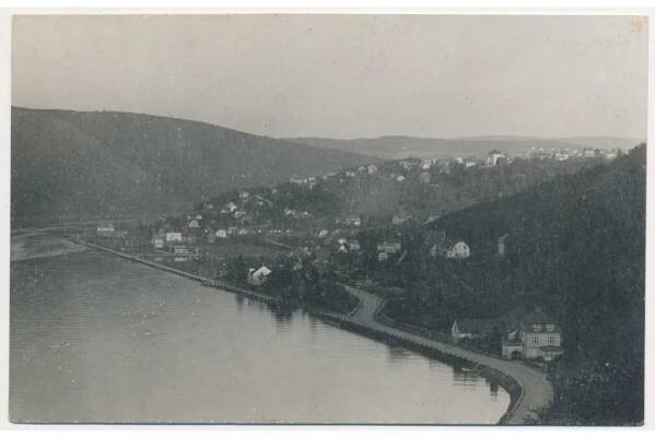 51 - Praha-západ, Měchenice, celkový pohled, cca 1939 - Pohlednice Sbírám.cz