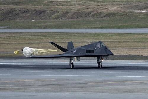 Lockheed F-117 Nighthawk - Wikipedia