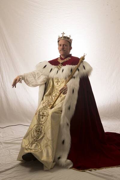 King Richard poses for a photo.