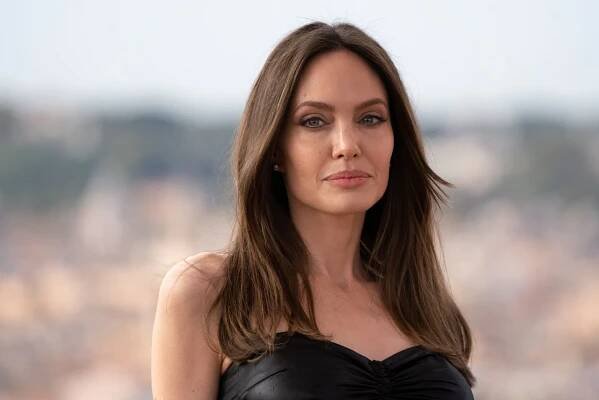 Vlasové proměny Angeliny Jolie: Její vzhled se v průběhu let měnil výrazněji, než si pamatujete