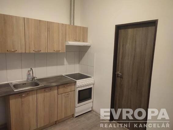 Pronájem bytu 2+1 70 m², Vrchlického, Libochovice