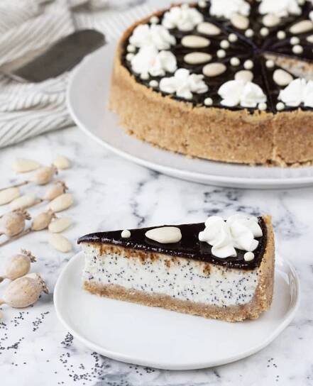 Makový cheesecake s povidly