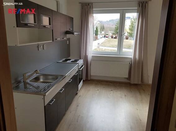Pronájem bytu 2+kk 42 m², Zborovská, Jince