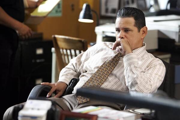 Closer - Policejní páska - Z filmu - Raymond Cruz