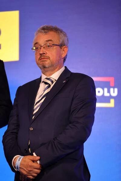 Dohady ve Fialově koalici o dětský certifikát: Benda to schytal od poslankyně Urbanové