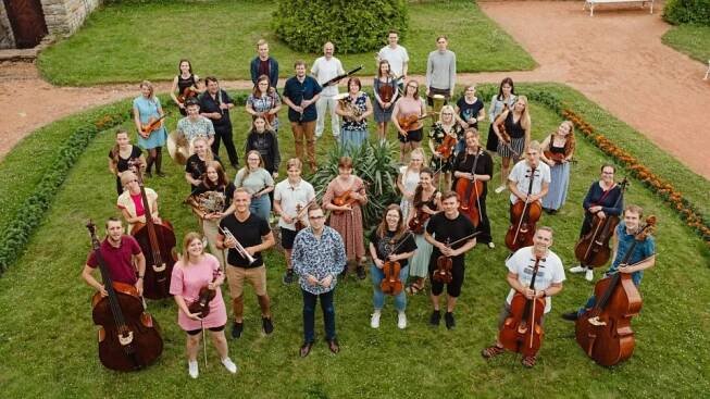 Mečovská filharmonie aneb Rok české hudby na vsi: Kdo jednou s námi hrál, už nemůže hrát opodál | Hradec Králové