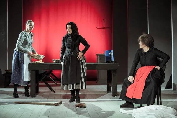 Advent / Lenka Krčková, Bibiana Šimonová, Daniela Bambasová / foto Petr Neubert 