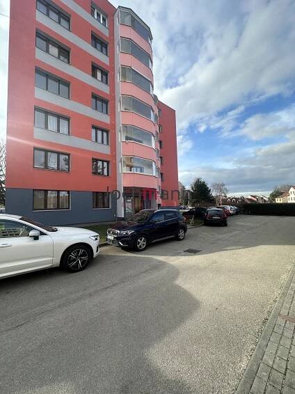 Pronájem Byt 3+1, Svobody, Třeboň - Třeboň II, okres Jindřichův Hradec