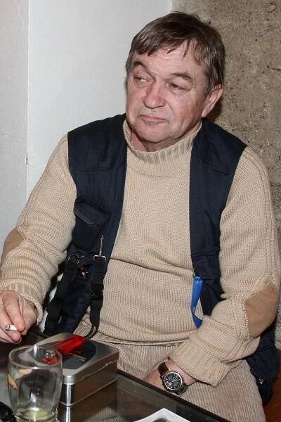 Ukrutný despota z Tankového praporu slaví šedesátku: Nasekal strašné dluhy a málem se upil k smrti