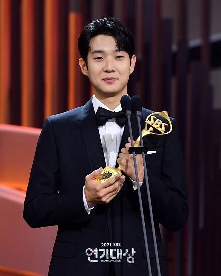 Aj v roku 2021 prinášala SBS divákom pôžitok. Ktoré z jej drám získali 2021 SBS Drama Awards? - Asianstyle