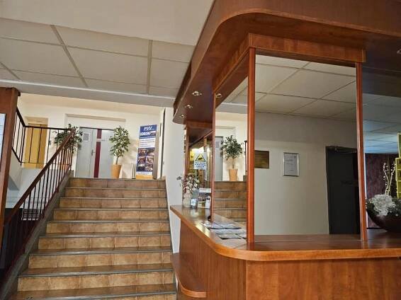 Hotel Trim