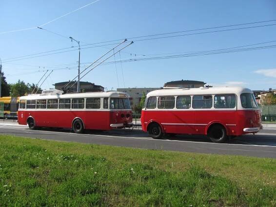 V neděli na trasu Otrokovice-Zlín-Vizovice vyjedou historické vlaky i autobus