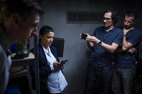 Nazneen Contractor, James Genn - Výkupné - Secrets and Spies - Z natáčení