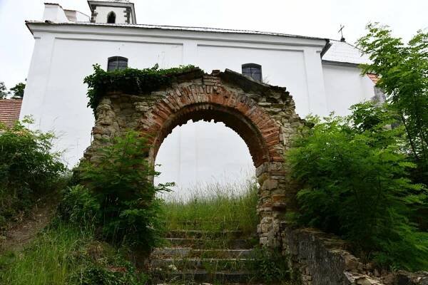 Straškov | Detail hřbitova | Databáze historických hřbitovů