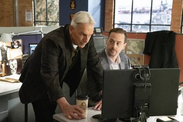 Námořní vyšetřovací služba - První den - Z filmu - Mark Harmon, Sean Murray