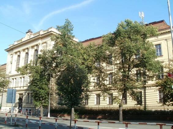Gymnázium Boženy Němcové, Hradec Králové