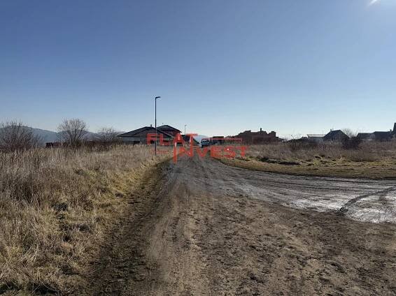 Prodej velkého stavebního pozemku o výměře 1 880 m2 v obci Bavoryně, okres Beroun | Reality.iDNES.cz 