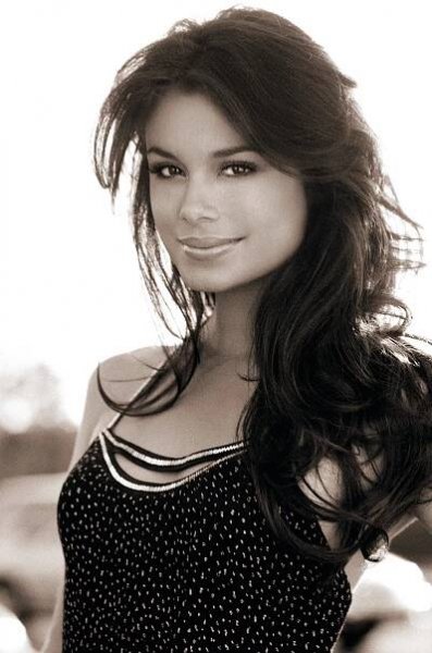 Nathalie Kelley fotka