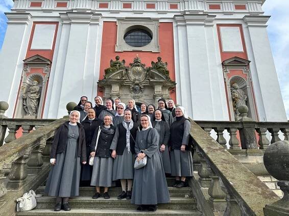Pouť sester sv. Kříže po Královéhradecké diecézi
