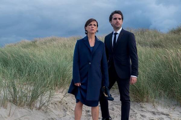 Nord Nord Mord - Sievers und der schönste Tag - Z filmu - Julia Brendler, Oliver Wnuk